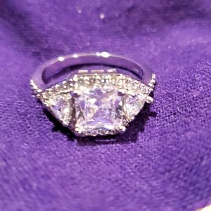 Fashion jewelry silver ring 💍 square stone brand new size 7.5 to 8